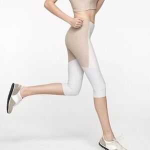 Outdoor voices oatmeal tri tone cropped capri legging medium